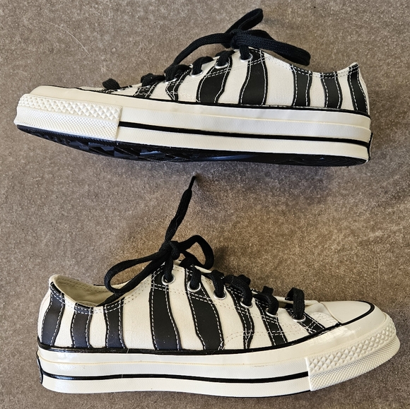 Converse Low Top Chuck Taylor All Star Black and White Stripes Women's Size 9.5 - Picture 2 of 10